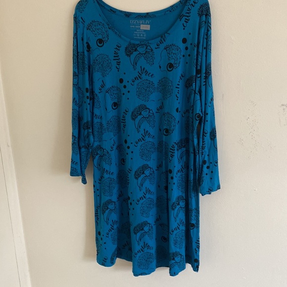 Izzy and liv one size plus night gown selling all 3 together or separate - Picture 5 of 8